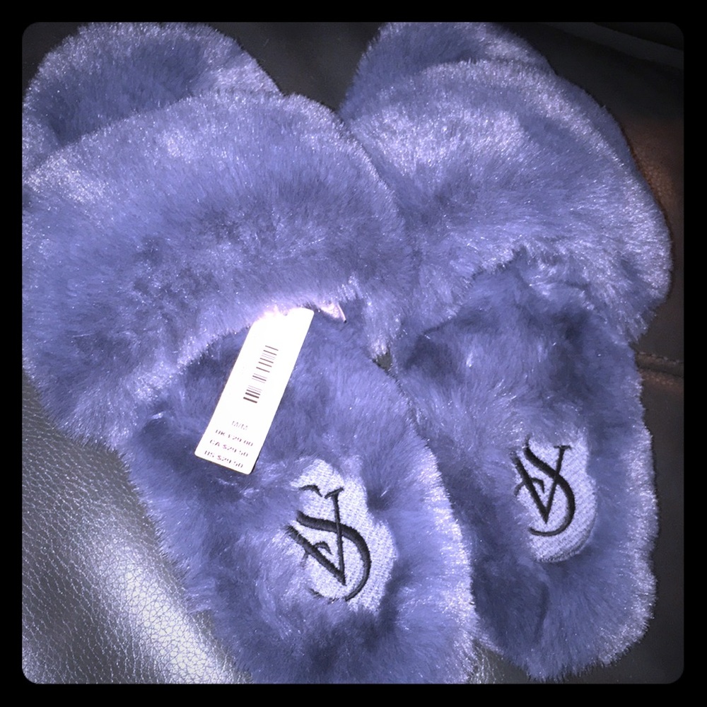 Fuzzy gray comfy vs slides